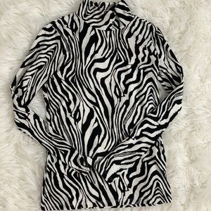 Zebra turtleneck